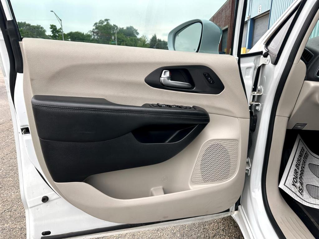 used 2020 Chrysler Pacifica car, priced at $16,995