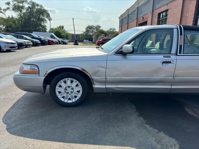 used 2004 Mercury Grand Marquis car, priced at $2,988