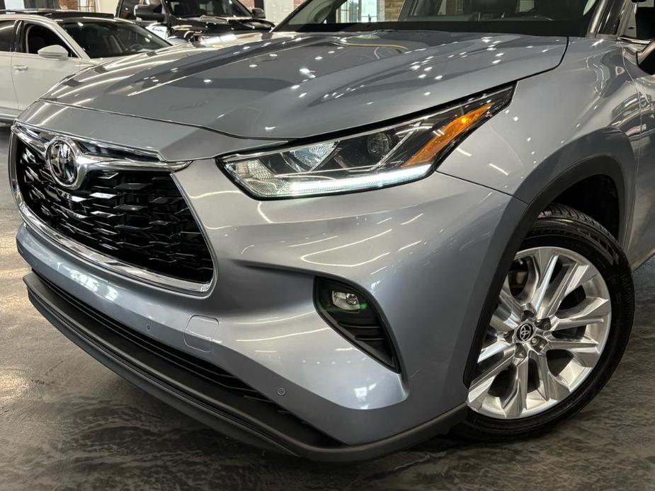 used 2021 Toyota Highlander car, priced at $35,488