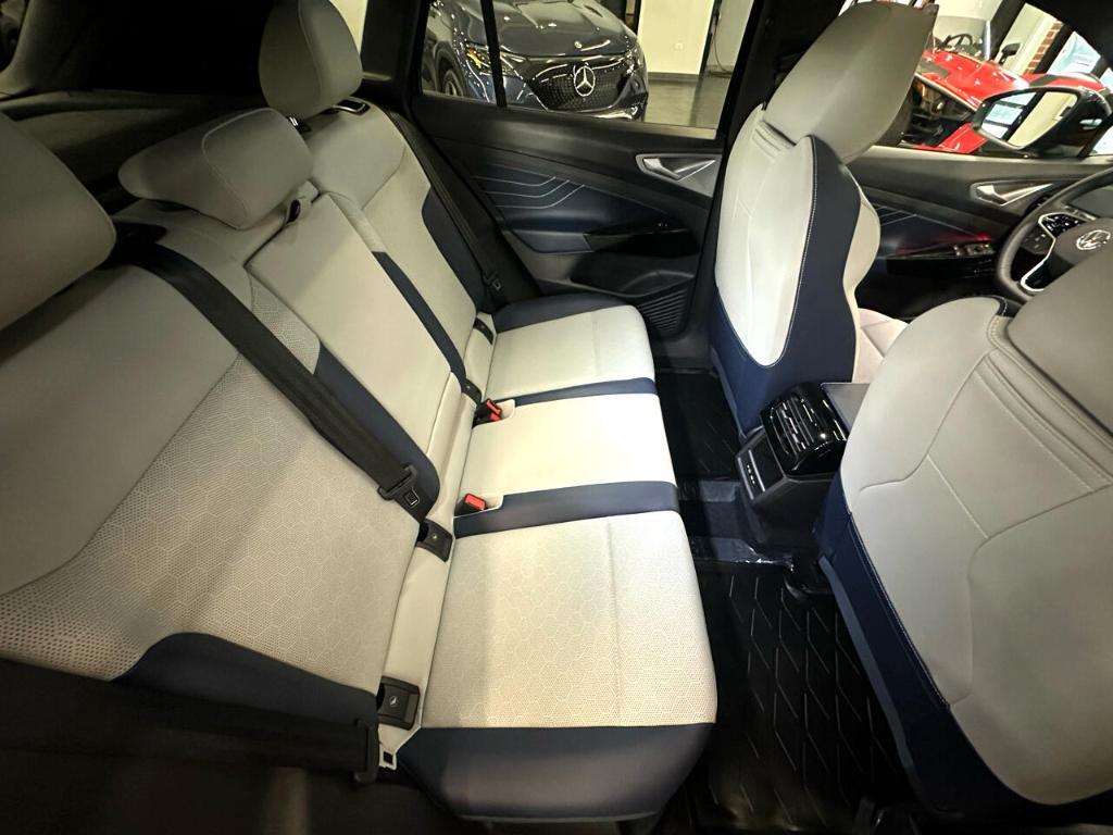used 2024 Volkswagen ID.4 car, priced at $25,500