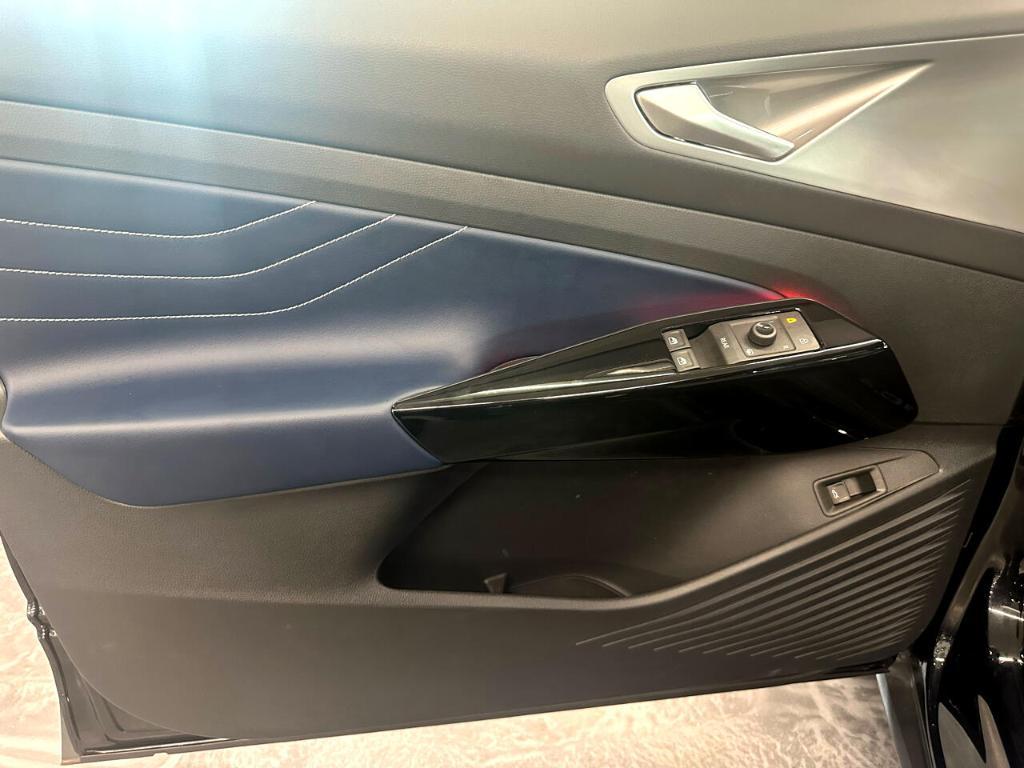 used 2024 Volkswagen ID.4 car, priced at $25,500