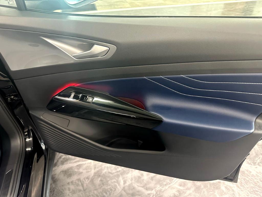 used 2024 Volkswagen ID.4 car, priced at $25,500