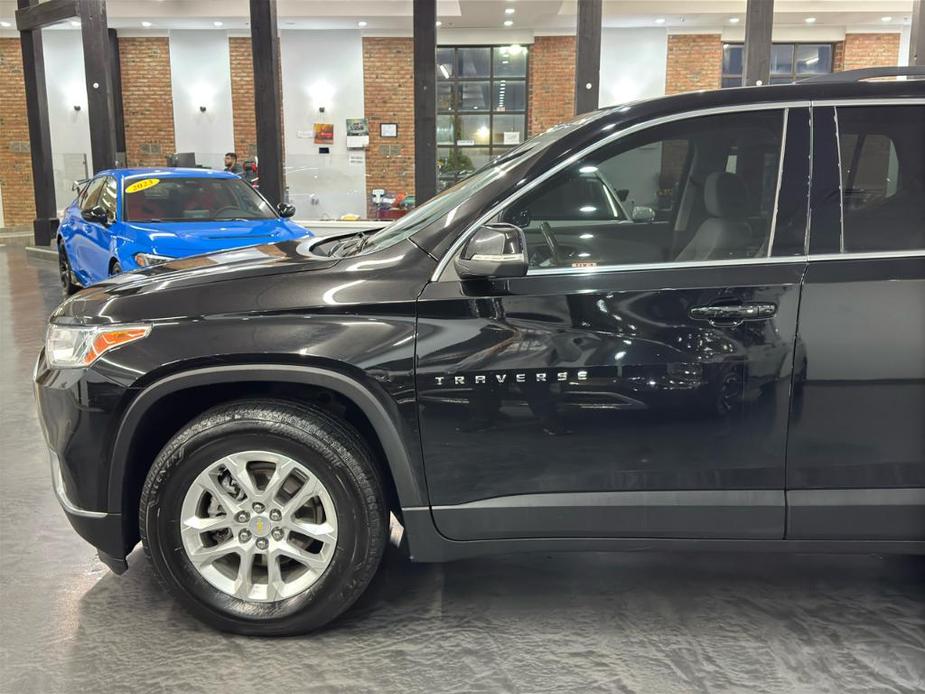 used 2021 Chevrolet Traverse car, priced at $17,998