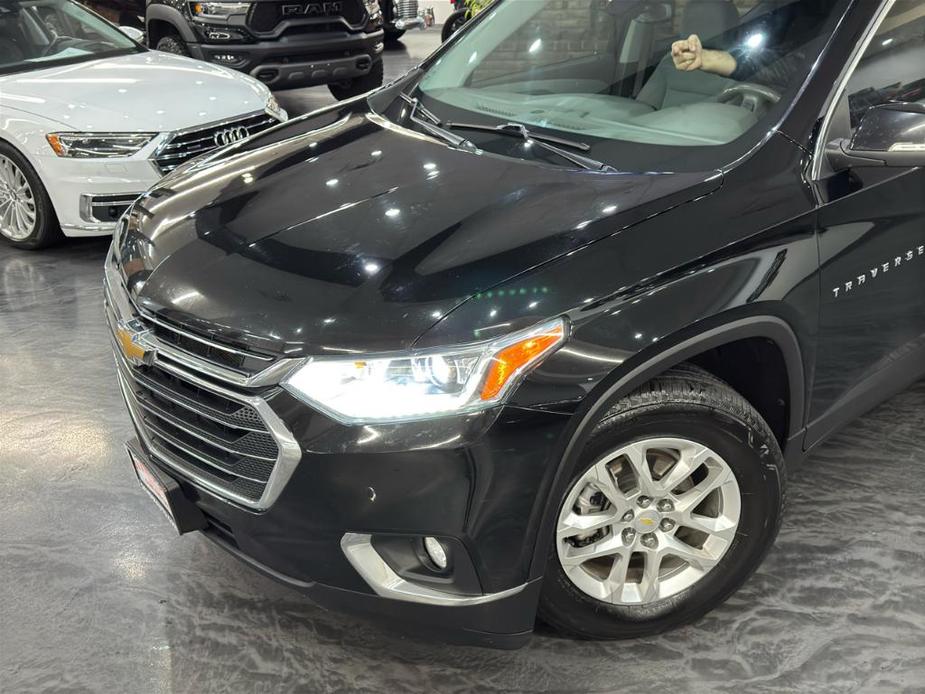 used 2021 Chevrolet Traverse car, priced at $17,998