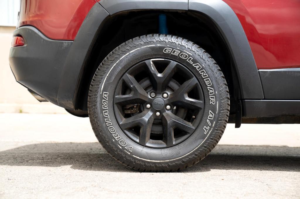 used 2017 Jeep Cherokee car, priced at $10,995