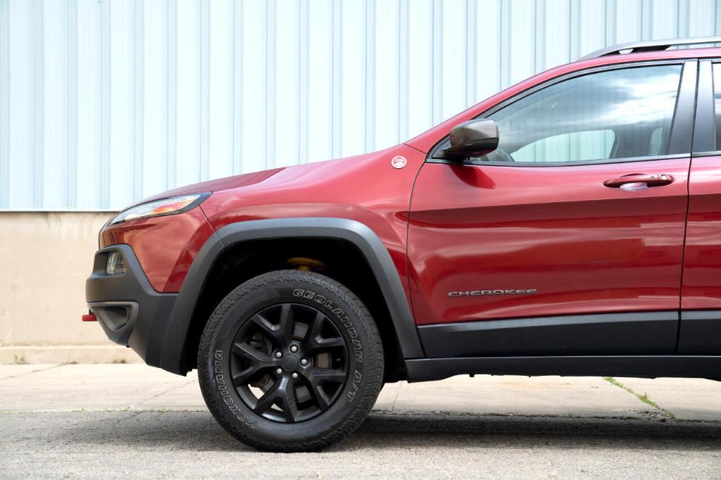 used 2017 Jeep Cherokee car, priced at $10,995