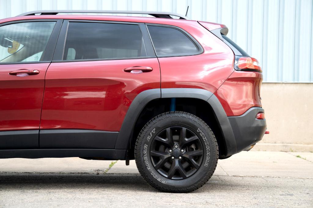 used 2017 Jeep Cherokee car, priced at $10,995