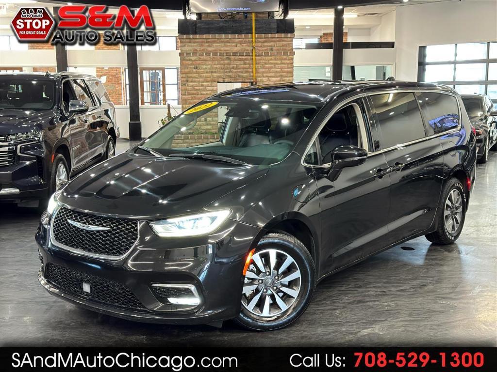 used 2022 Chrysler Pacifica Hybrid car, priced at $18,488