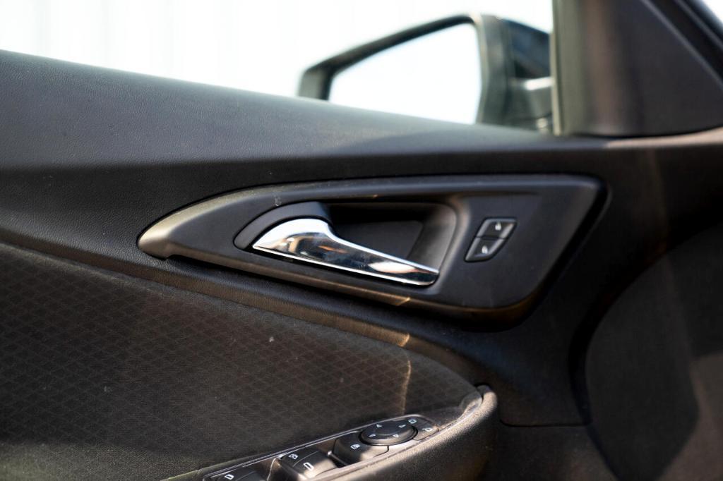 used 2020 Chevrolet Malibu car, priced at $10,895