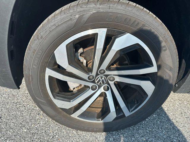 used 2023 Volkswagen Atlas car, priced at $32,999
