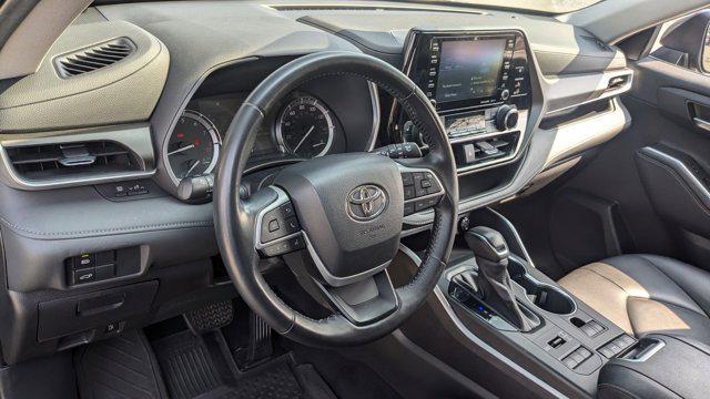 used 2022 Toyota Highlander car, priced at $32,447