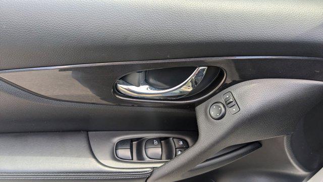 used 2019 Nissan Rogue car, priced at $18,779