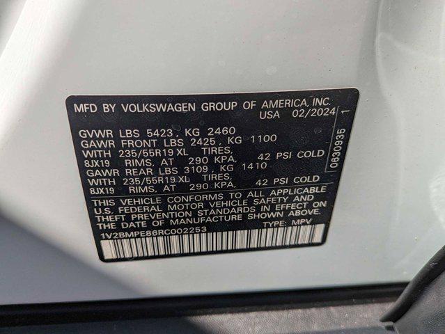 new 2024 Volkswagen ID.4 car, priced at $40,213