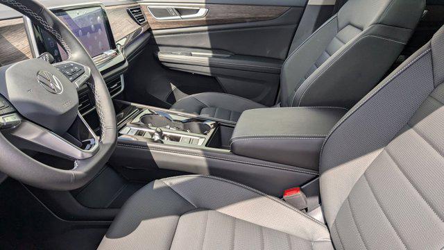 new 2025 Volkswagen Atlas car, priced at $49,290