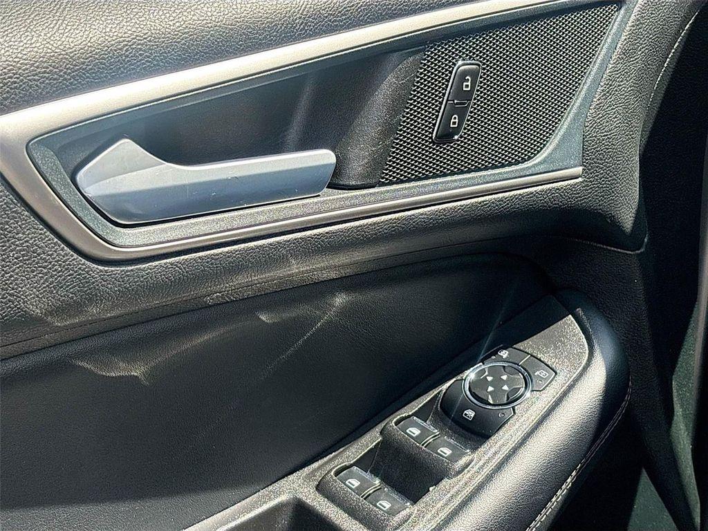 used 2024 Ford Edge car, priced at $18,995