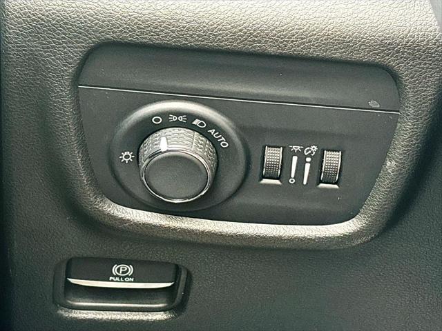 used 2023 Jeep Grand Cherokee L car, priced at $25,595