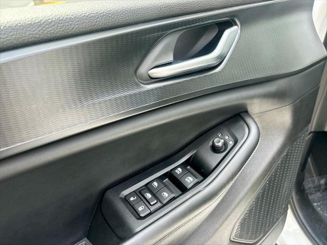 used 2023 Jeep Grand Cherokee L car, priced at $25,595