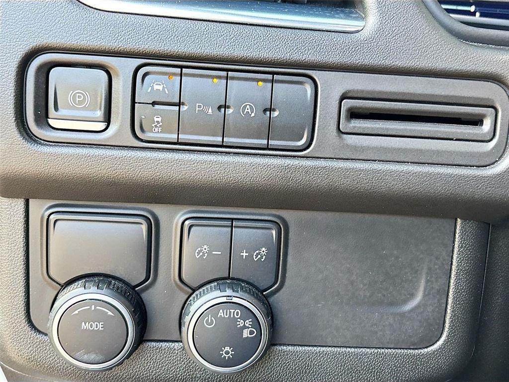 used 2023 Chevrolet Suburban car, priced at $40,995