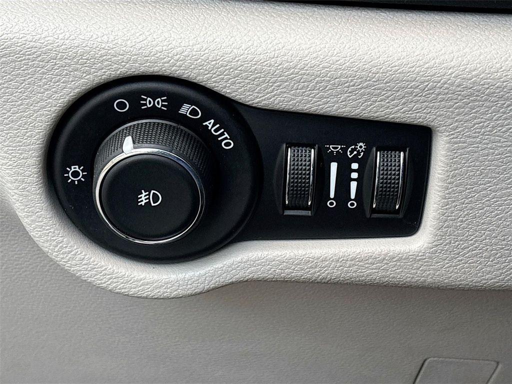 used 2018 Chrysler Pacifica car, priced at $10,995