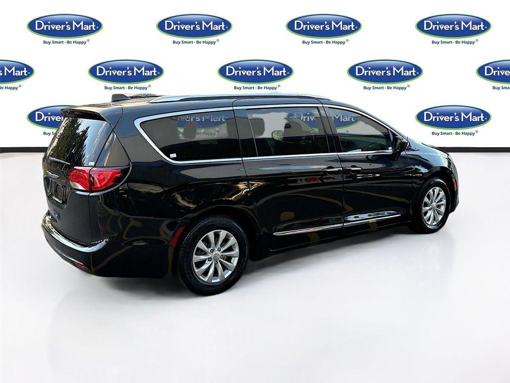 used 2018 Chrysler Pacifica car, priced at $10,995