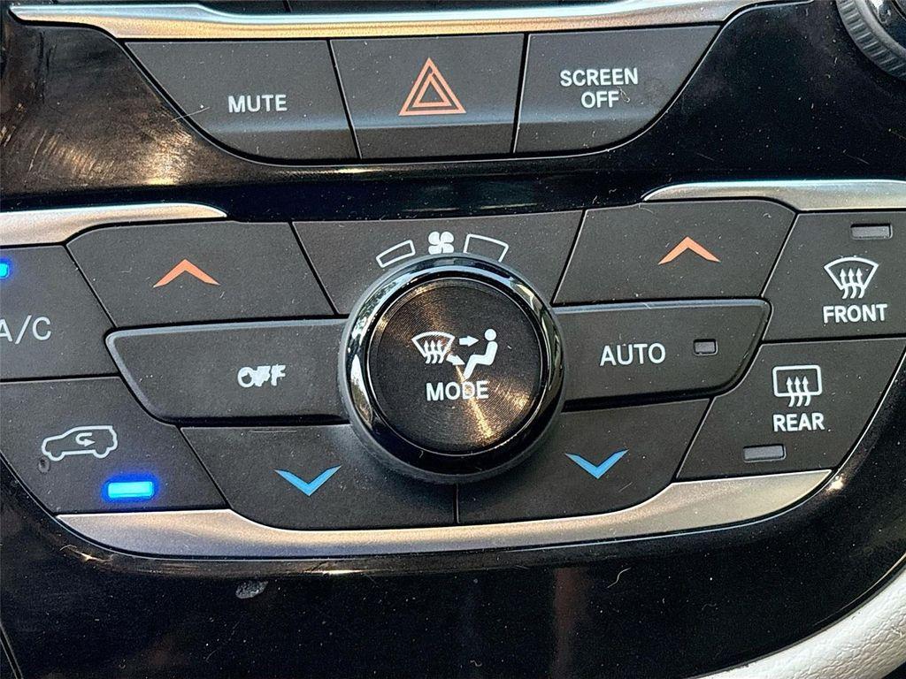 used 2018 Chrysler Pacifica car, priced at $10,995