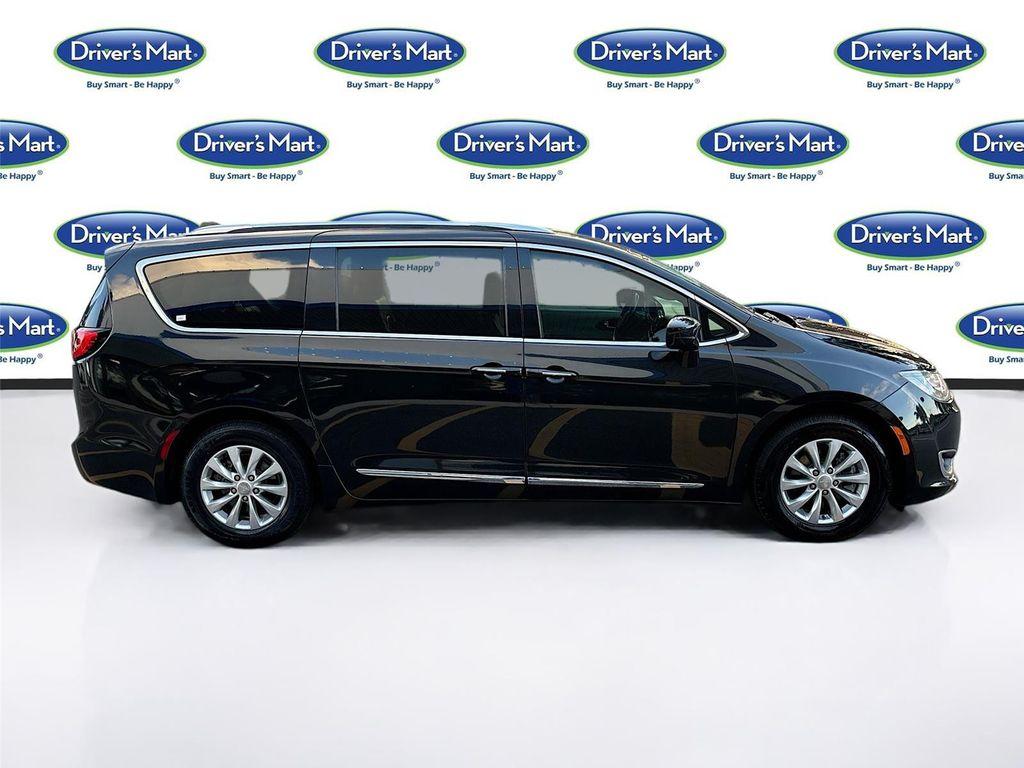 used 2018 Chrysler Pacifica car, priced at $10,995
