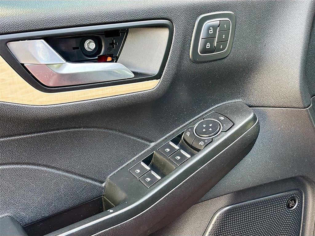 used 2022 Ford Escape car, priced at $20,495