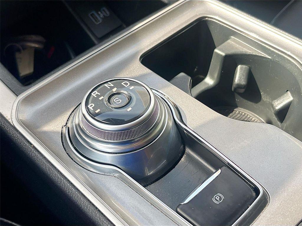 used 2024 Ford Edge car, priced at $18,995