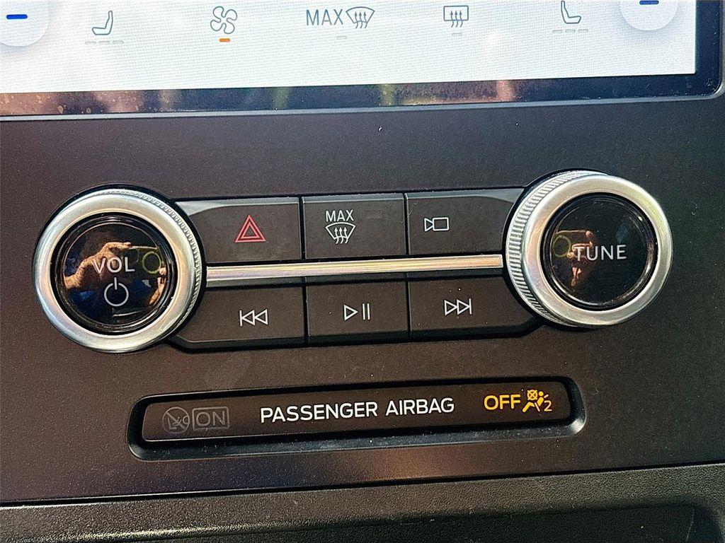 used 2024 Ford Edge car, priced at $18,995