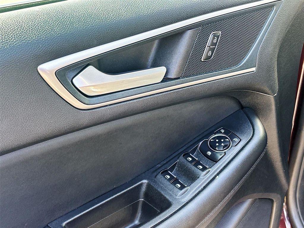 used 2024 Ford Edge car, priced at $18,995