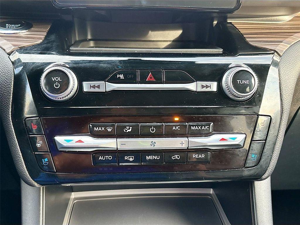 used 2024 Ford Explorer car, priced at $26,995