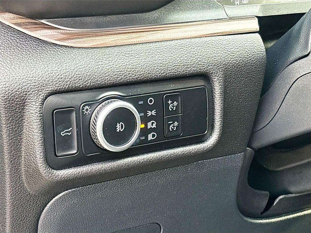 used 2024 Ford Explorer car, priced at $26,995