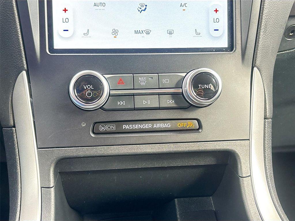 used 2024 Ford Edge car, priced at $20,995
