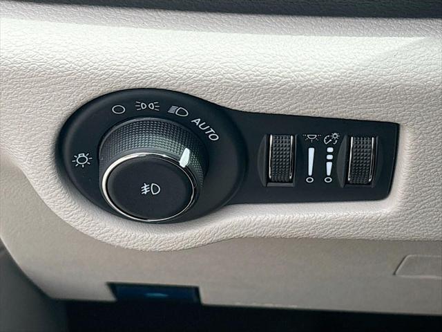 used 2024 Chrysler Pacifica car, priced at $31,995