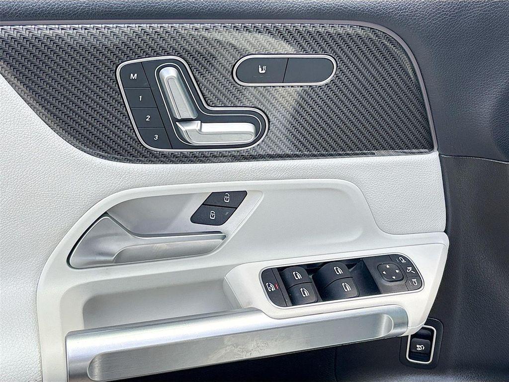 used 2020 Mercedes-Benz GLB 250 car, priced at $21,995