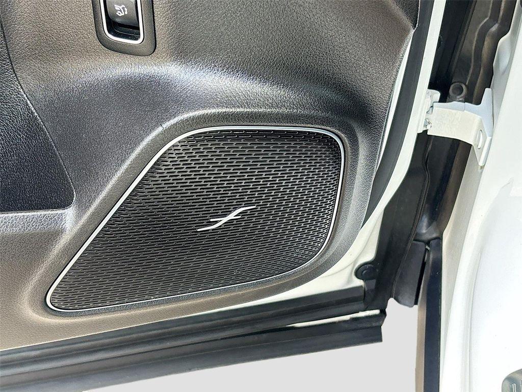 used 2020 Mercedes-Benz GLB 250 car, priced at $21,995