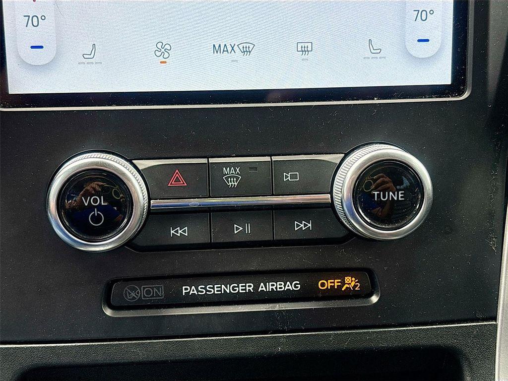 used 2024 Ford Edge car, priced at $21,595