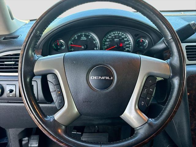 used 2014 GMC Yukon car, priced at $17,595