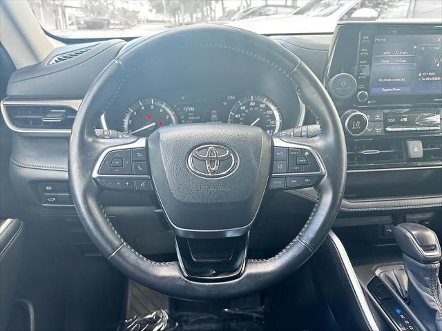 used 2020 Toyota Highlander car, priced at $24,995