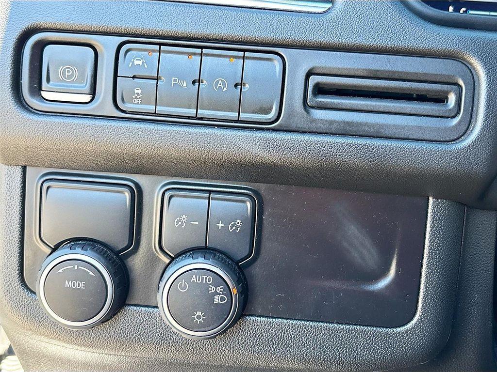 used 2023 Chevrolet Suburban car, priced at $38,995