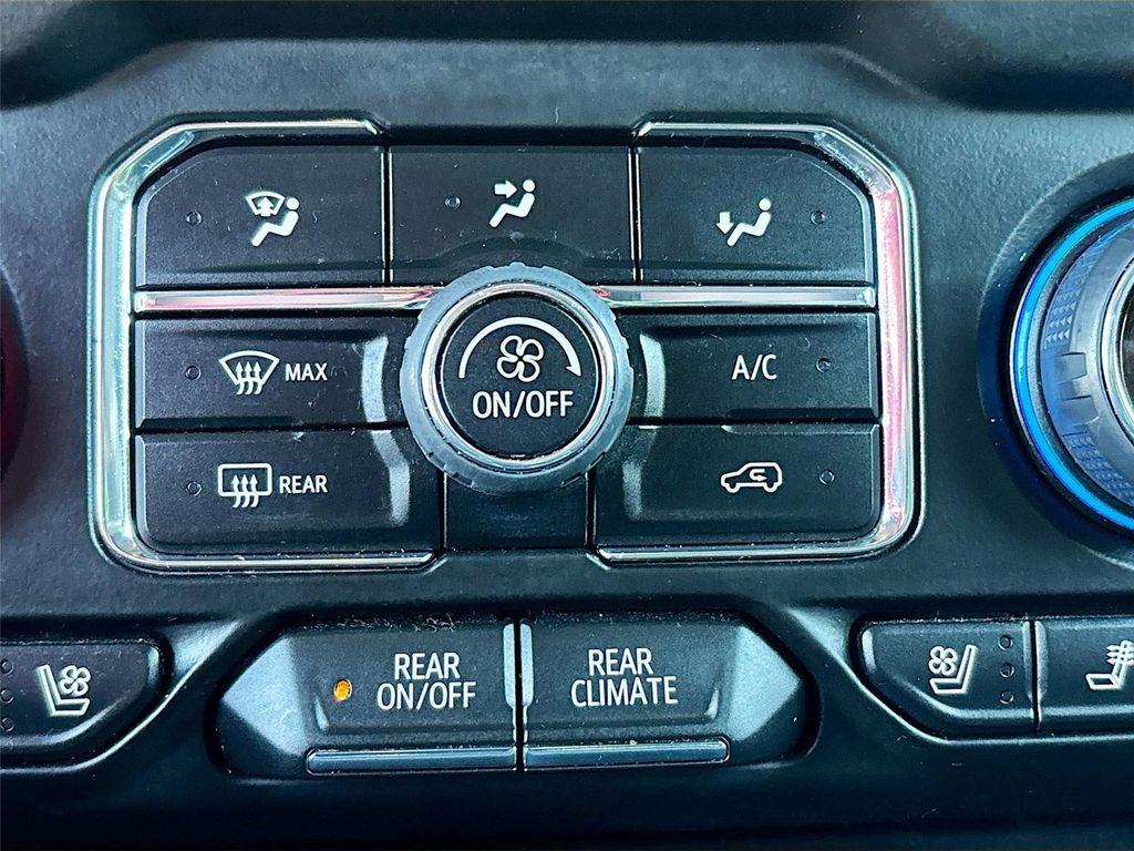 used 2023 Chevrolet Suburban car, priced at $38,995