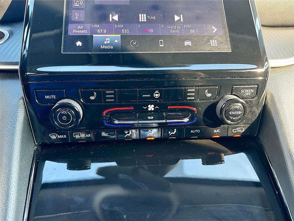 used 2023 Jeep Grand Cherokee L car, priced at $27,995