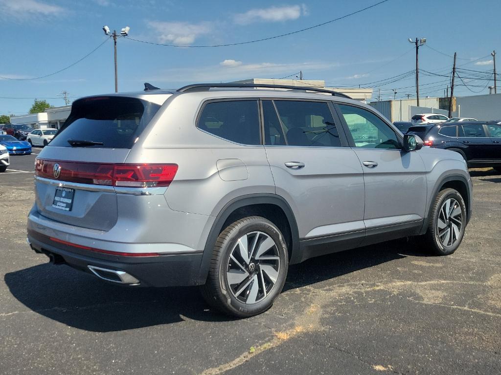 new 2024 Volkswagen Atlas car, priced at $44,426