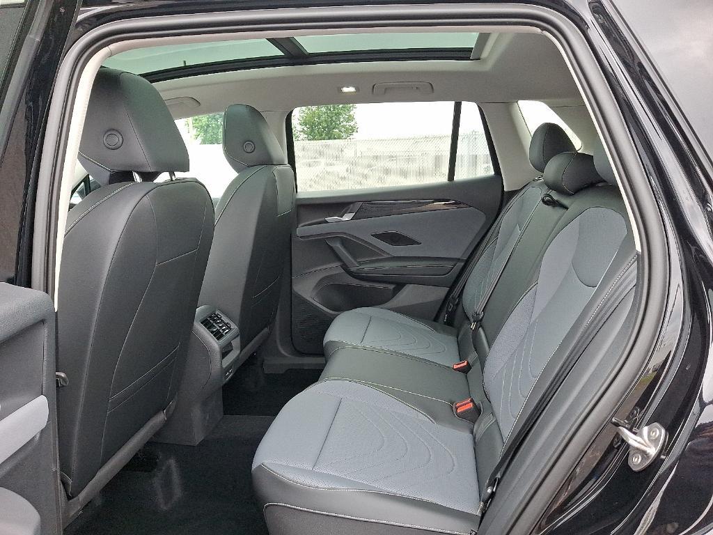 new 2025 Volkswagen Tiguan car, priced at $37,938