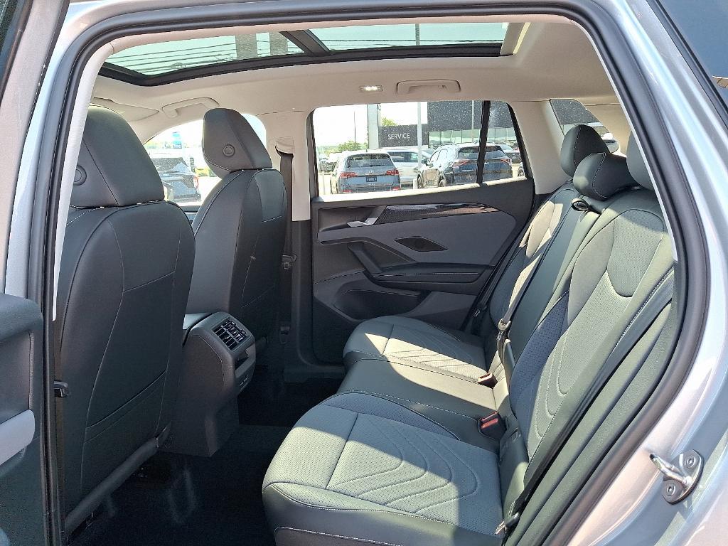 new 2025 Volkswagen Tiguan car, priced at $37,699