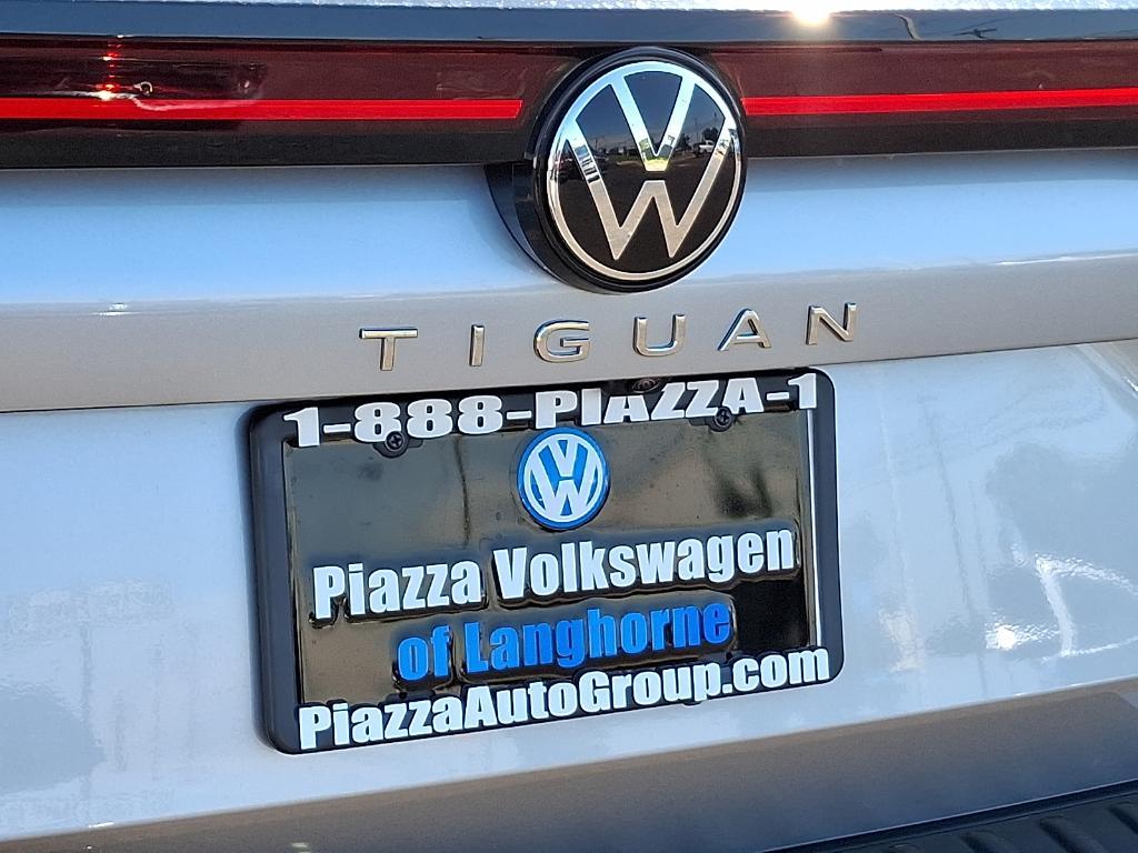 new 2025 Volkswagen Tiguan car, priced at $37,699
