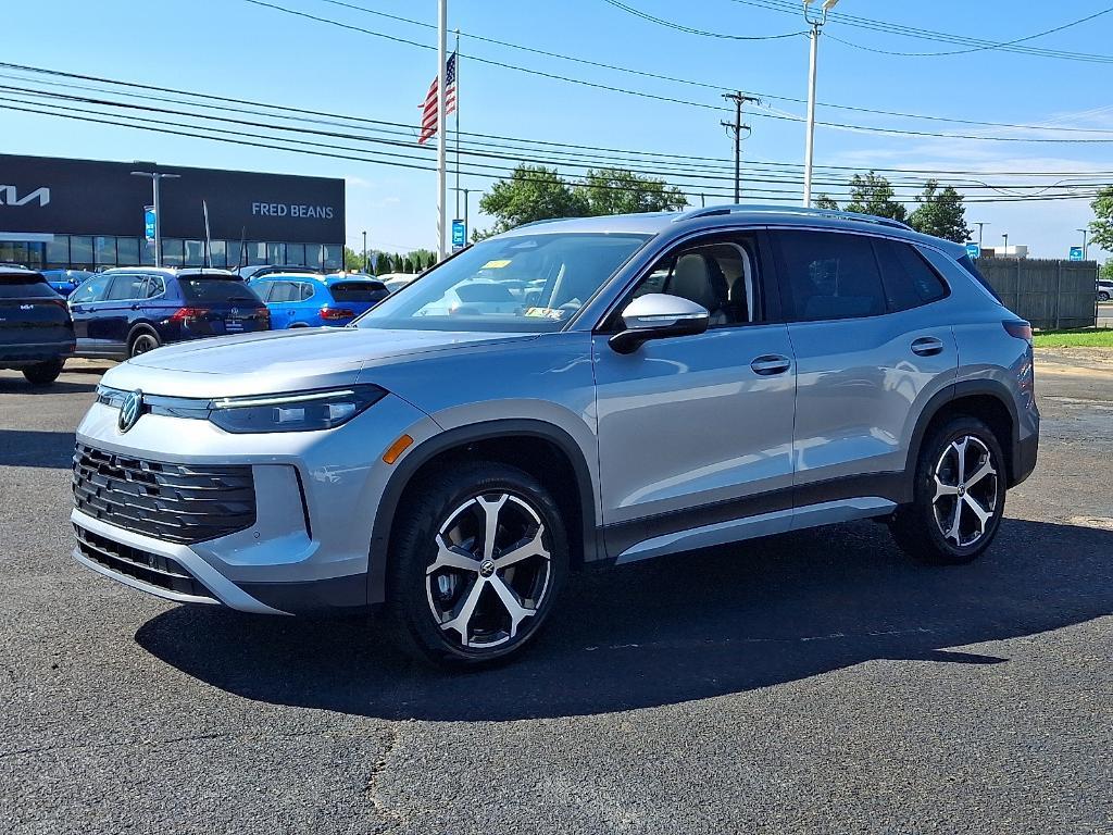 new 2025 Volkswagen Tiguan car, priced at $37,699