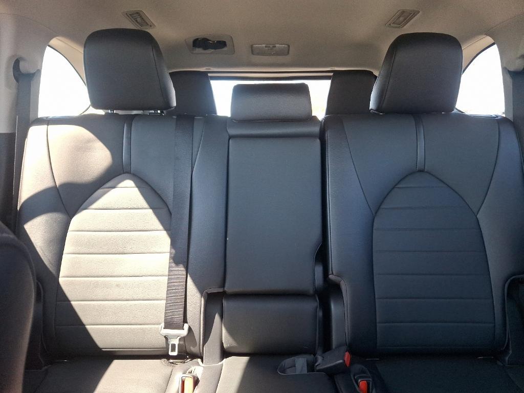 used 2021 Toyota Highlander car, priced at $28,999