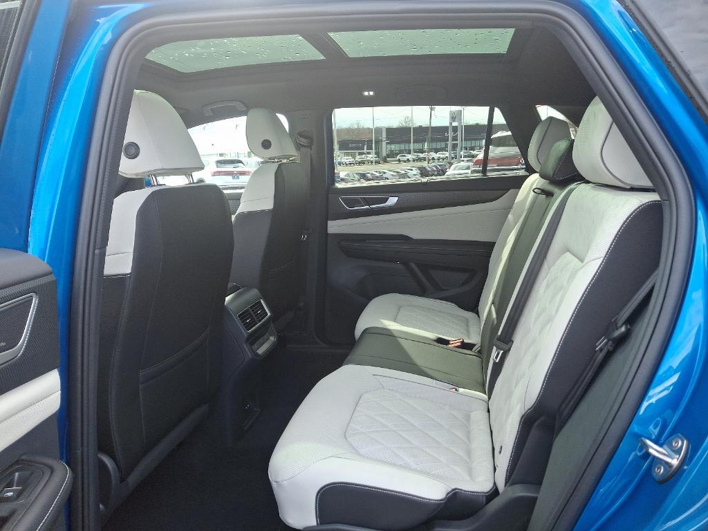new 2025 Volkswagen Atlas Cross Sport car, priced at $55,126