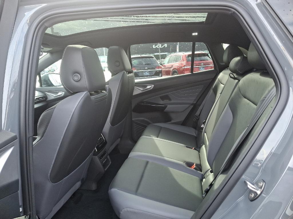 new 2025 Volkswagen ID.4 car, priced at $60,126